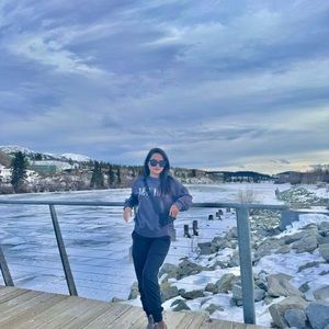 Meet your Posher, Georgee anne